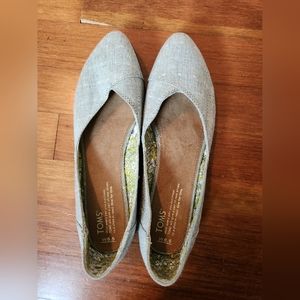 Cute Tom's Grey Flats